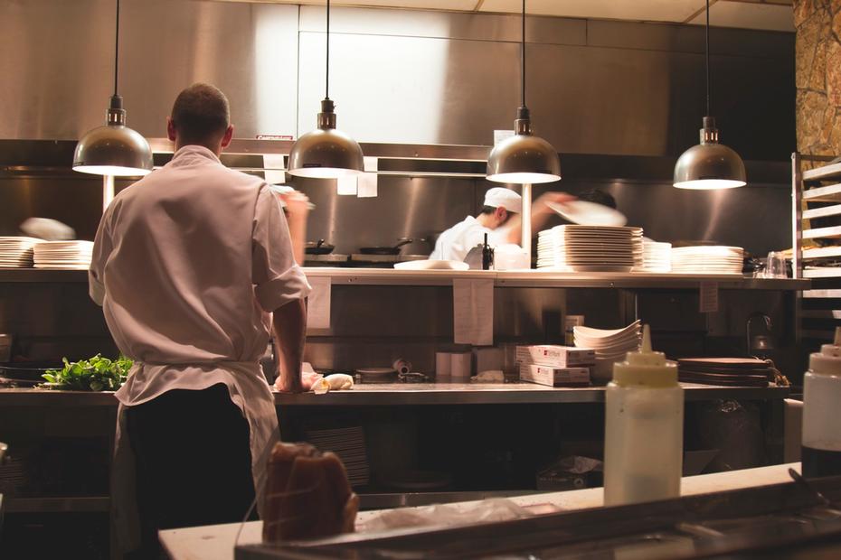 Canadian restaurant industry to celebrate 25 years of growth in 2016